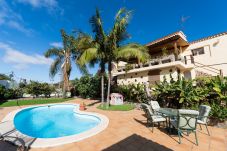 Villa en Las Palmas de Gran Canaria - 5BR Home - Pool Parking & Tennis Court